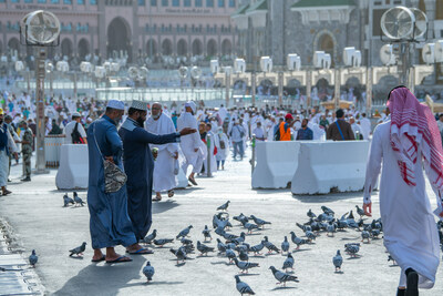 The crowd of pilgrims experience a feeling of comfort as they gather at the holy sites
